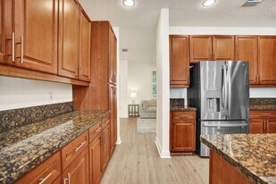 642 NW 38th Cir in Boca Raton, FL - Building Photo