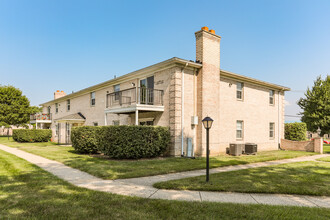 Blackstone Apartments of Centerville in Centerville, OH - Foto de edificio - Building Photo