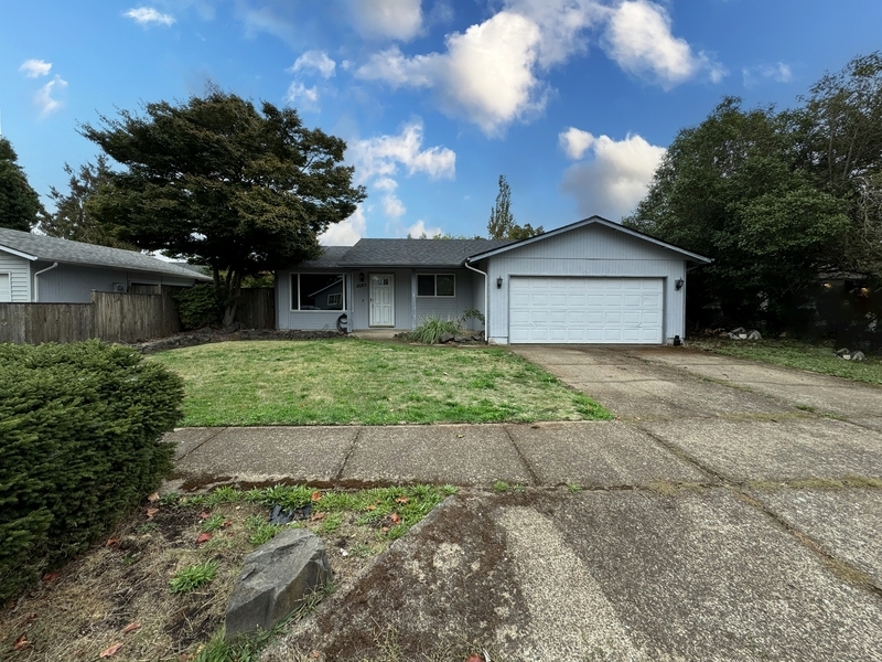 2083 Amirante St in Eugene, OR - Building Photo