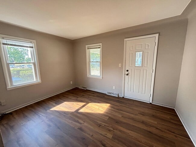 7034 Yacht Ave in Warren, MI - Building Photo - Building Photo