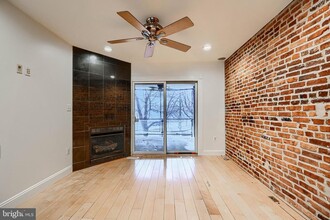 1413 Anchor St in Baltimore, MD - Foto de edificio - Building Photo