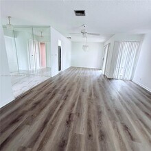 6183 Live Oak Ct in Tamarac, FL - Building Photo - Building Photo
