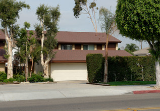 860 N Glassell St in Orange, CA - Building Photo - Building Photo