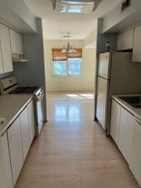 117 Keystone Ct, Unit 117-C in Woodbridge, NJ - Building Photo