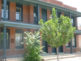 1008 E Evans Ave Apartamentos