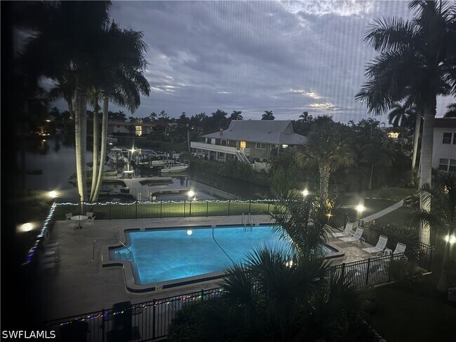 1666 Osprey Ave in Naples, FL - Building Photo - Building Photo