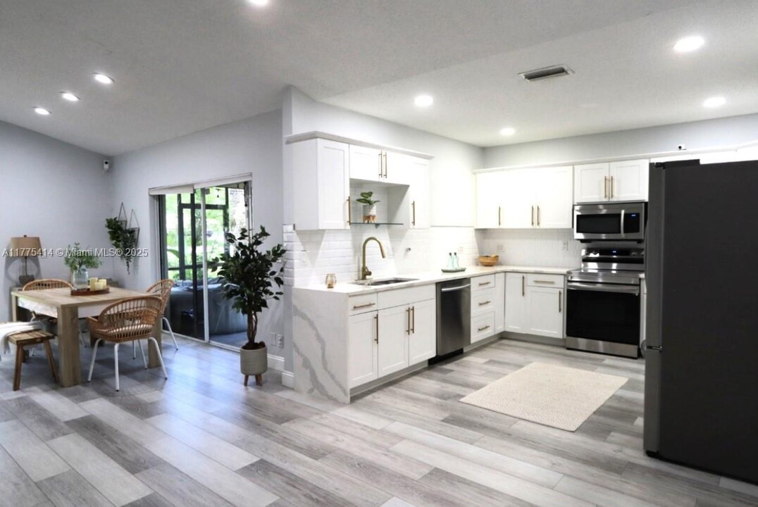7601 Forest Green Ln in Boynton Beach, FL - Building Photo