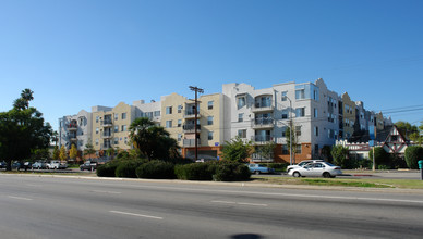 Apple Tree Apartments in North Hills, CA - Building Photo - Building Photo