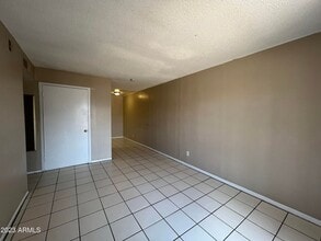 26 W 6th Pl in Mesa, AZ - Foto de edificio - Building Photo