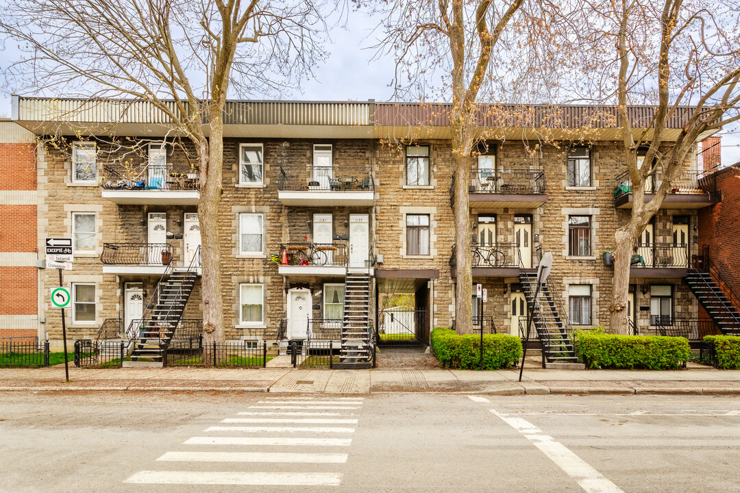 1139 Island St in Montréal, QC - Building Photo