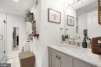 2013 Mt Vernon St in Philadelphia, PA - Building Photo - Building Photo