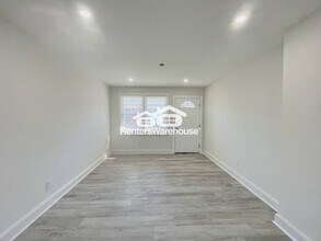 1375 W Ocean View Ave in Norfolk, VA - Foto de edificio - Building Photo