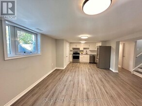 439 Gibbons St in Oshawa, ON - Building Photo - Building Photo