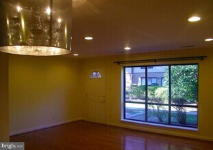 1650 Westwind Way in McLean, VA - Building Photo - Building Photo
