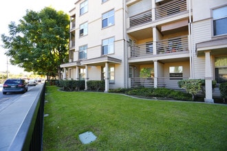 Angelus Senior Housing in Rosemead, CA - Foto de edificio - Building Photo