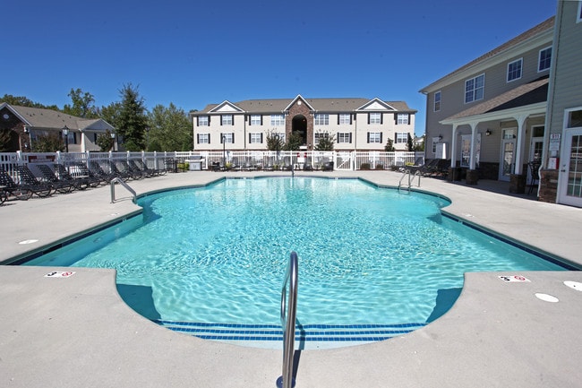 Alexandria Park Apartment Homes in High Point, NC - Foto de edificio - Building Photo