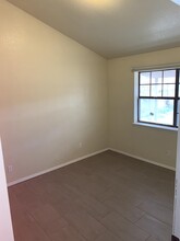 2105 Lake Omega St in El Paso, TX - Building Photo - Building Photo