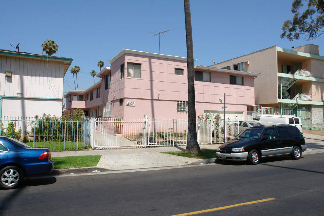 953 S Westmoreland Ave in Los Angeles, CA - Building Photo