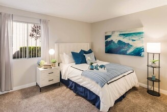 2900 Lux Apartment Homes in Las Vegas, NV - Foto de edificio - Building Photo