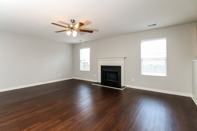 345 Victory Ln in Locust Grove, GA - Building Photo - Building Photo
