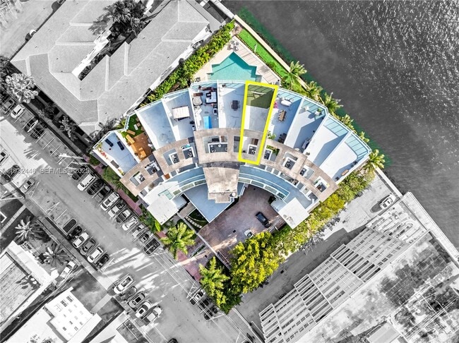 2000 Bay Dr in Miami Beach, FL - Foto de edificio - Building Photo