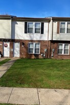 156 Carnival Dr, Unit 144 in Taneytown, MD - Building Photo