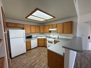 4655 Gold Dust Ave, Unit 124 in Las Vegas, NV - Building Photo - Building Photo