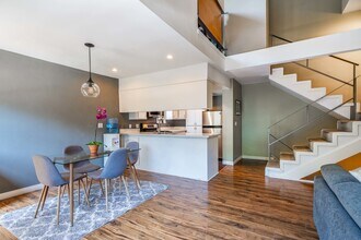 906 Kings Rd in West Hollywood, CA - Building Photo - Building Photo