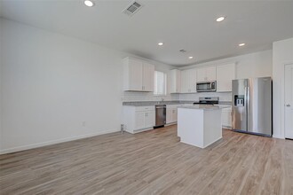 1005 Caramel Shrs Dr in Katy, TX - Building Photo - Building Photo