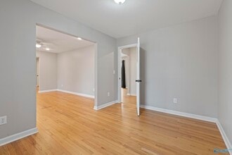 403 Hillmont Cir NW in Huntsville, AL - Building Photo - Building Photo