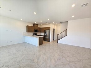 6716 The Avenue N in Las Vegas, NV - Building Photo - Building Photo