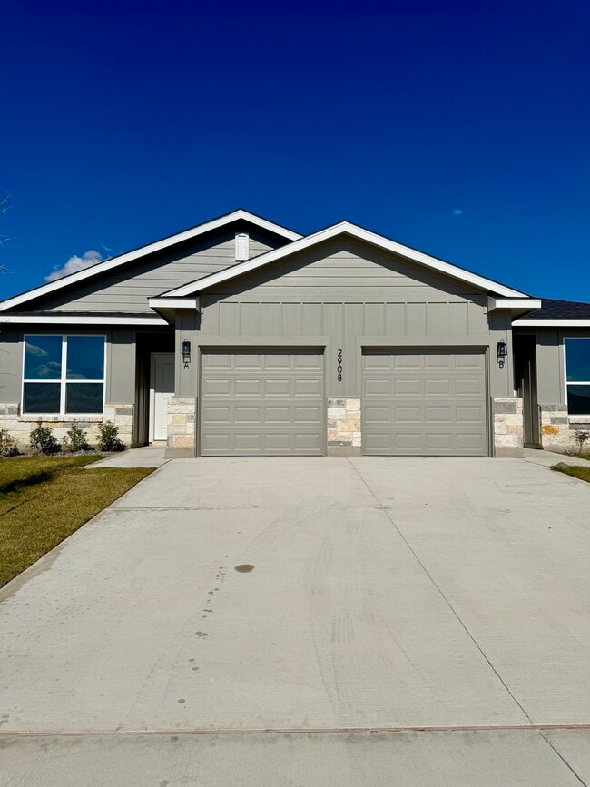 property at 2908 Wildcat Rdg Rd