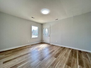 5541 Lynbrook Landing in Virginia Beach, VA - Foto de edificio - Building Photo