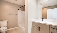 Brand new penthouses with upgraded bathrooms - Broadway Lofts Apartamentos in San Diego, California