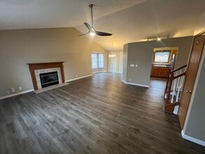 4004 Bradford Pear Ct in Louisville, KY - Building Photo - Building Photo