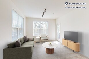 998 Stewart Ave in Garden City, NY - Building Photo