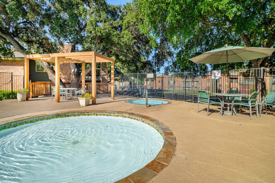 Connemara Estates in San Antonio, TX - Foto de edificio