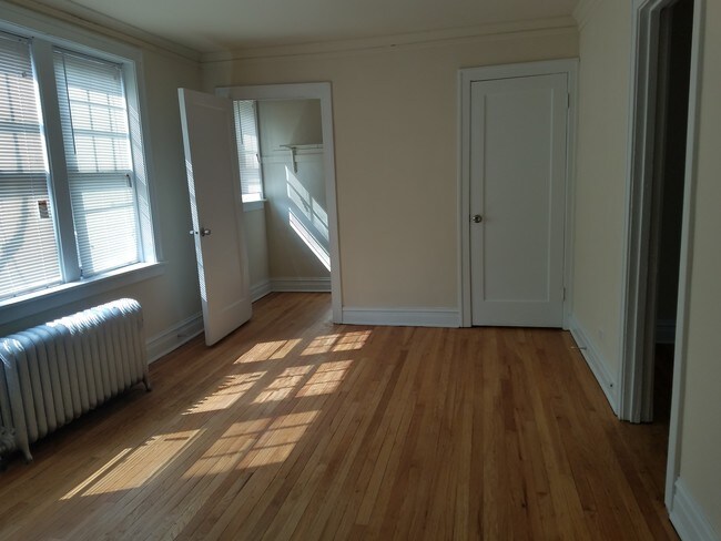 5017 W Cermak Rd-Unit -11 in Cicero, IL - Building Photo - Building Photo