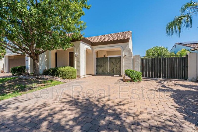property at 734 W Juniper Ln
