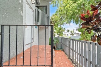 10542 NW 7th Terrace in Miami, FL - Building Photo - Building Photo