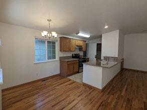 2023 NW Elm Ave in Redmond, OR - Building Photo - Building Photo