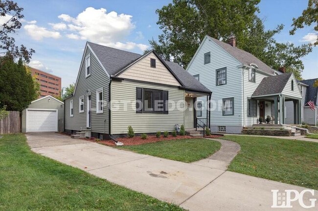 2736 Northwood Ave in Toledo, OH - Building Photo - Building Photo