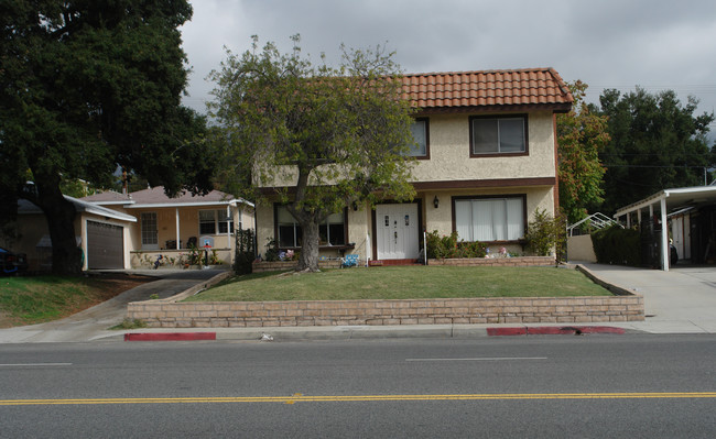 3253 Honolulu Ave in La Crescenta, CA - Building Photo - Building Photo