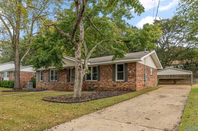 329 Pawnee Trail SE in Huntsville, AL - Building Photo - Building Photo
