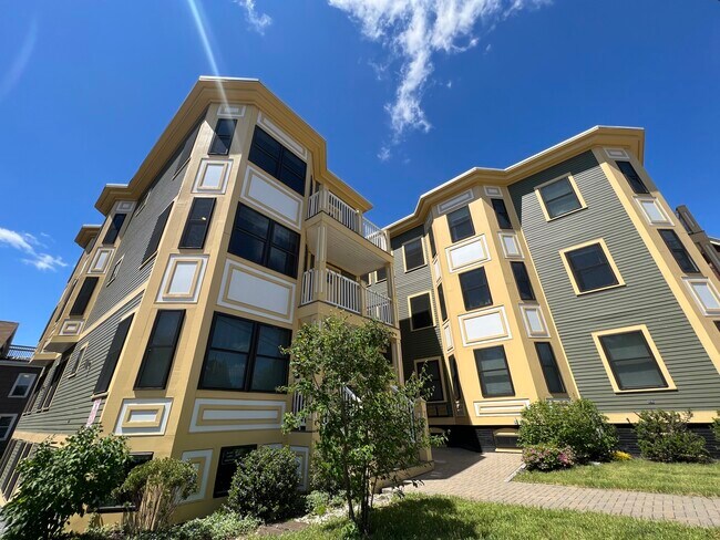 116 Holland St, Unit 2L in Somerville, MA - Foto de edificio - Building Photo