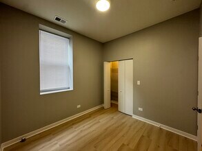 4007 W School St in Chicago, IL - Building Photo - Building Photo
