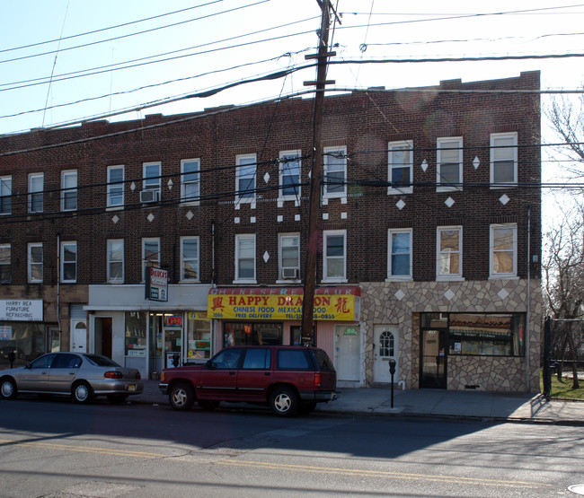 1086 Avenue C in Bayonne, NJ - Building Photo - Building Photo