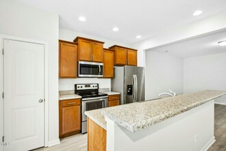 94 E Grove Point Dr in Clayton, NC - Building Photo - Building Photo