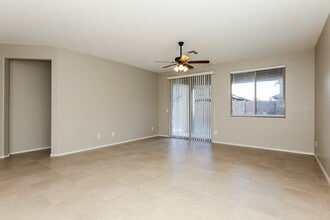 12051 W Tether Trl in Peoria, AZ - Building Photo - Building Photo