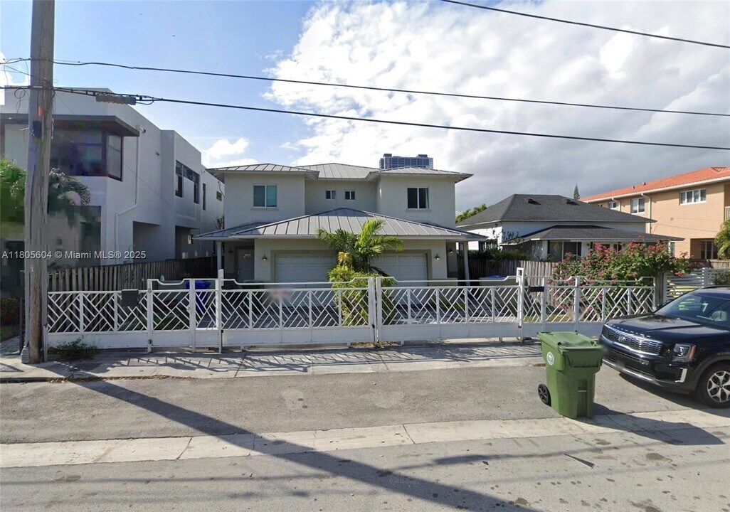 3144 New York St in Miami, FL - Building Photo